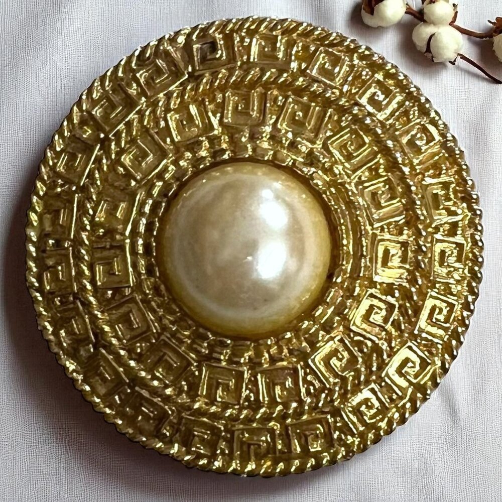 Vintage M JENT Gold Medallion‎ Brooch Faux Pearl & Greek Key Design MCM Pin